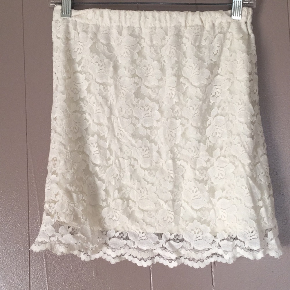 Lace skirt
